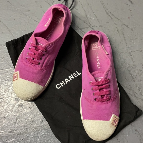 Chanel Fuchsia Magenta Pink cc Logo Sneakers - Picture 13 of 17